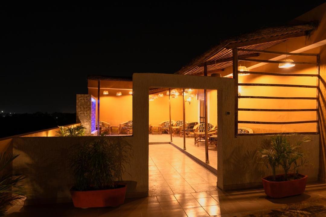 Airport Inn Hotel Lomé Exterior foto
